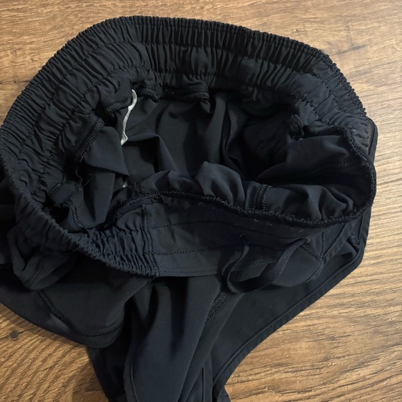 lululemon athletica Black Women's Hotty Hot Shorts - Picture 4 of 4